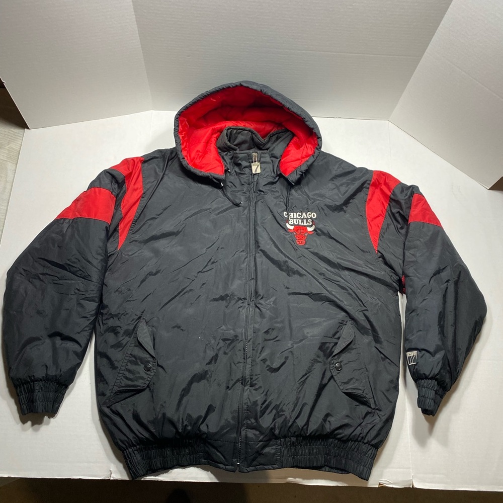 Vintage Chicago Bulls Logo 7 Zip-up Puffer Coat Official NBA Jacket 90s